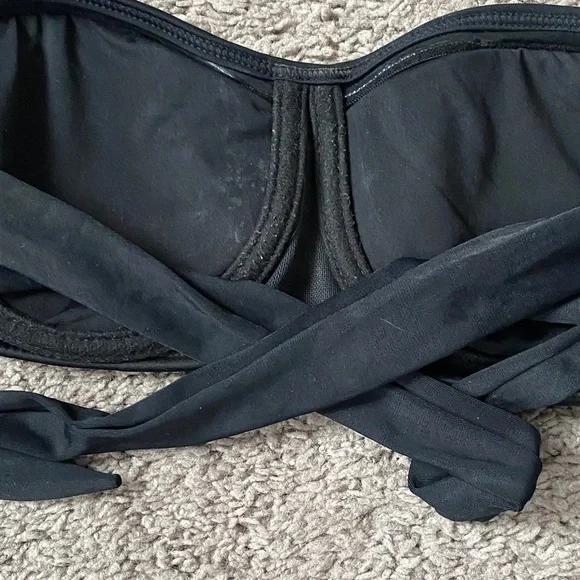 Pilyq San Sebastián Black Bikini with Vibrant Embroidery - Picture 10 of 16